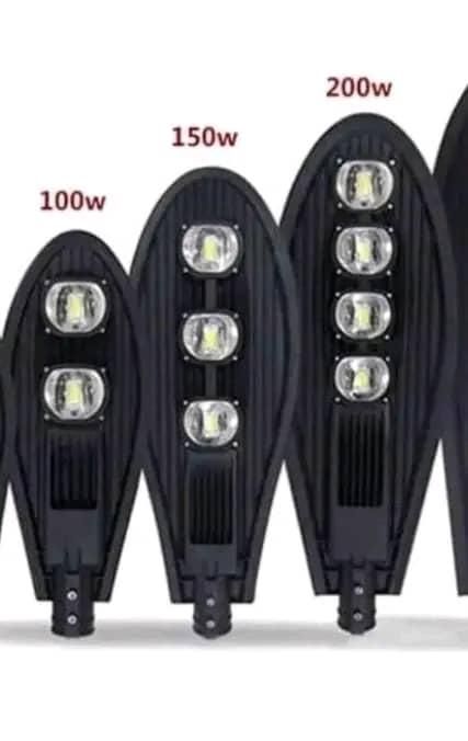 Lampadaire LED d'éclairage public type Cobra 100W